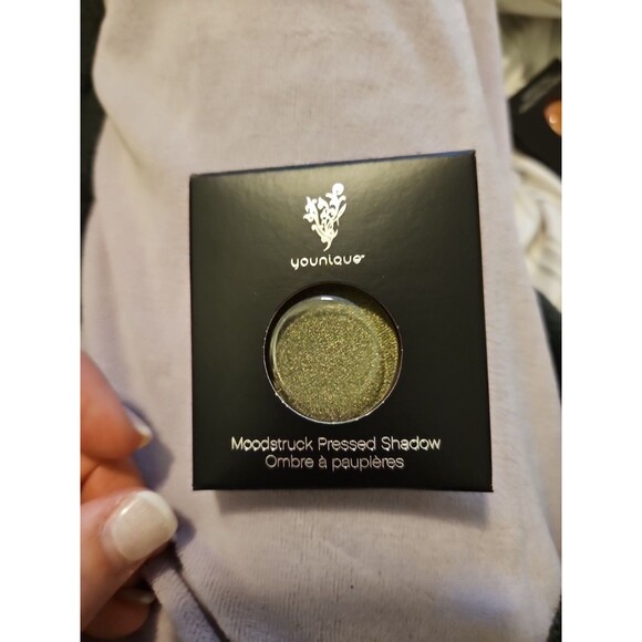 Younique Moodstruck Pressed Shadow Eyeshadow Inconceivable New Sealed - Picture 1 of 4